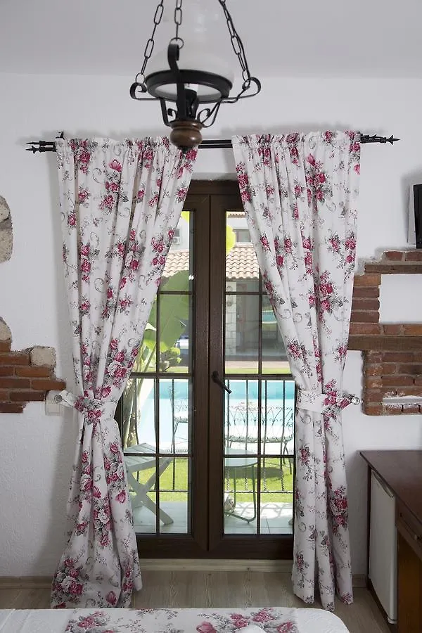 Cayirli Alacati Hotel 2*,